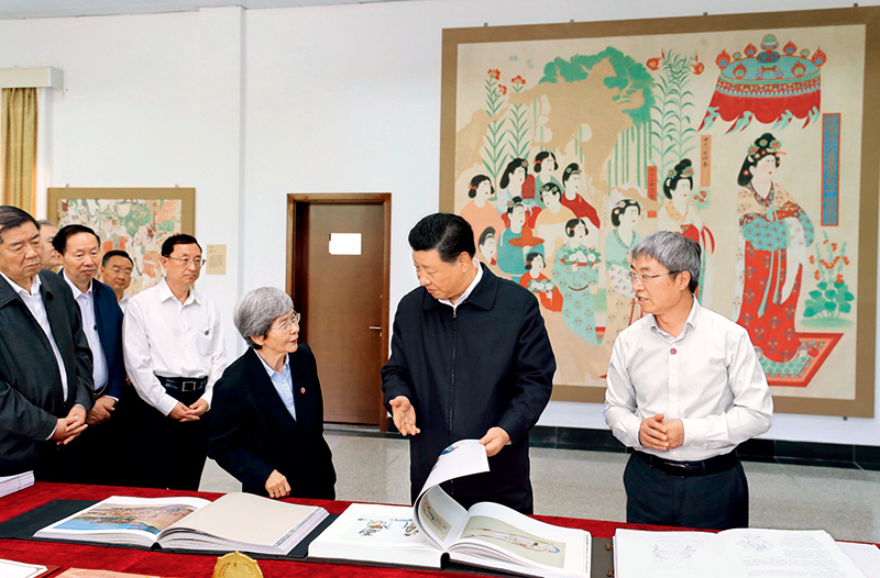 2019年8月19日下午，习近平在敦煌研究院察看珍藏文物和学术成果展示，了解文物保护和研究、弘扬优秀历史文化情况。