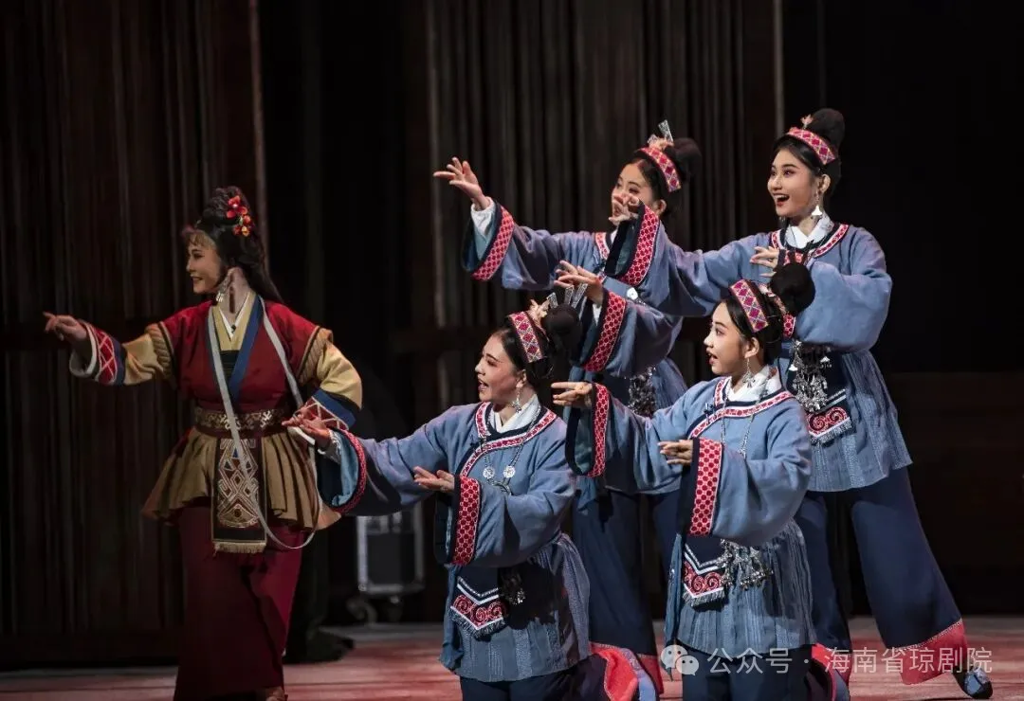 织梦琼海夜 载誉归乡时——原创琼剧《黄道婆》唱响琼海大剧院